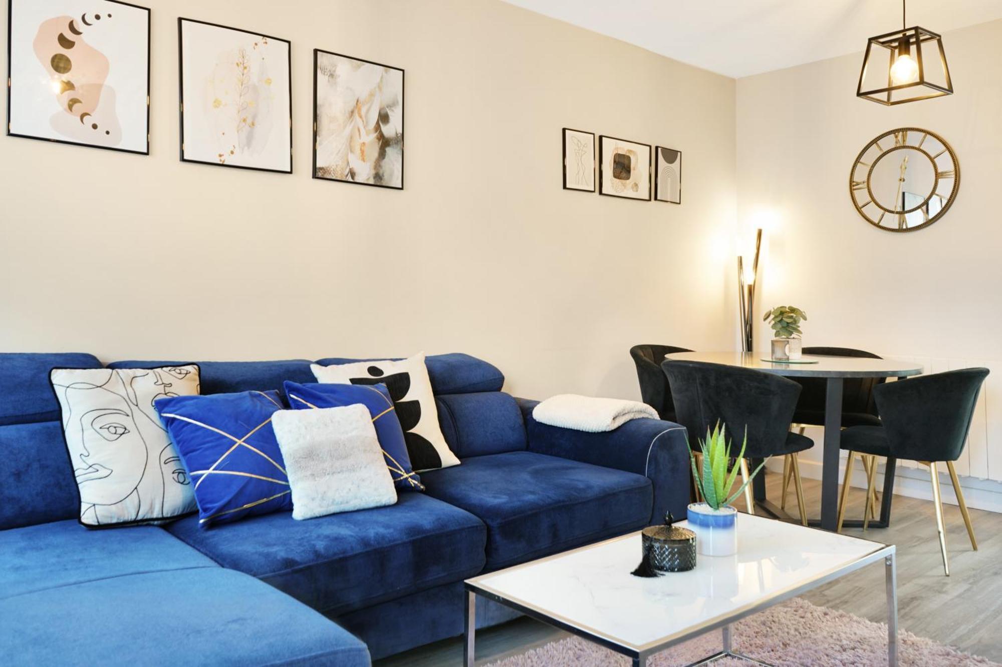 Cosy Corner In Aylesbury Near Stoke Mandeville Hospital & Town Centre With Private Parking Exteriör bild